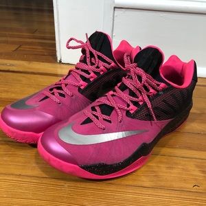 Men’s Nike Zoom breast cancer awareness
